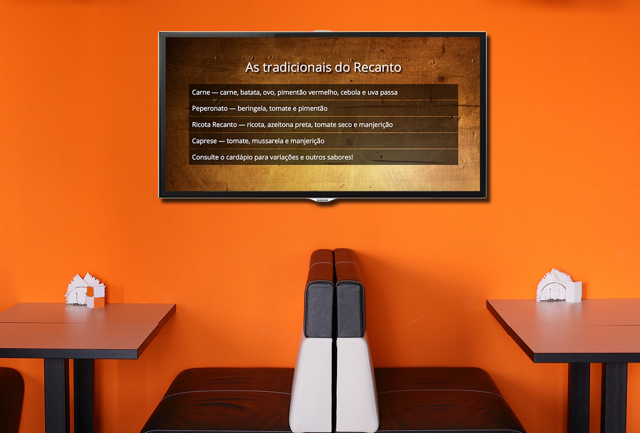 Exemplo de menu board TV próximo de mesas em um restaunte - foto montagem